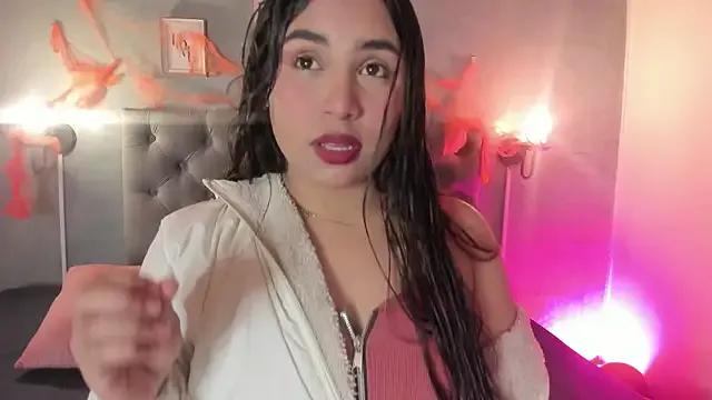 GiannaSlimJB on StripChat