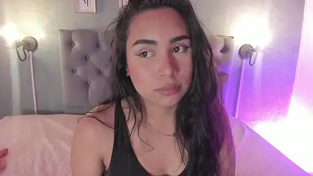 GiannaSlimJB on StripChat