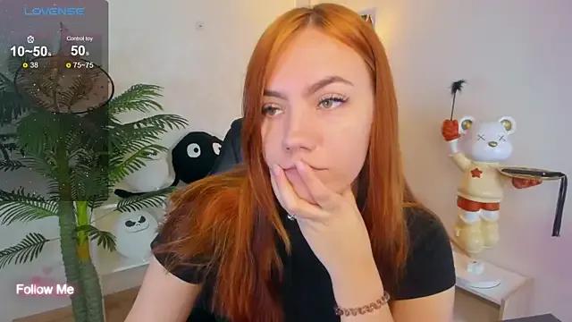 Gingerr_pie —  squeeze boobs in  my top