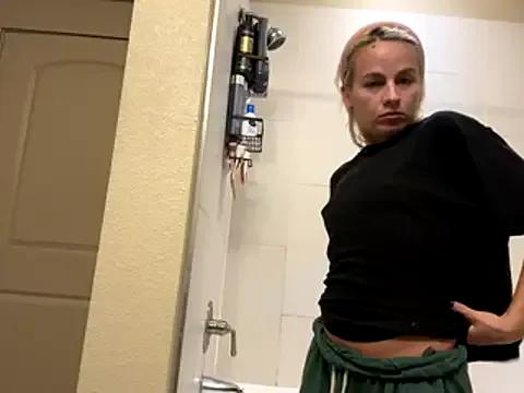 girlfriendmissy on StripChat