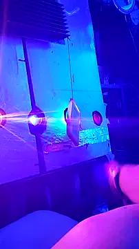 gurlnips on StripChat