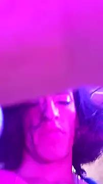 gurlnips on StripChat