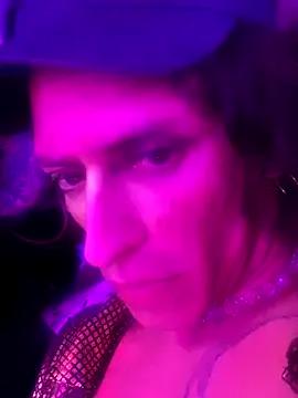 gurlnips on StripChat