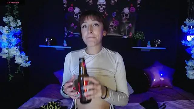 HairyKitty__ on StripChat