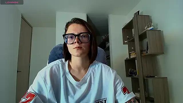 Hannah______ on StripChat