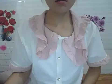 Hannie_26 on StripChat