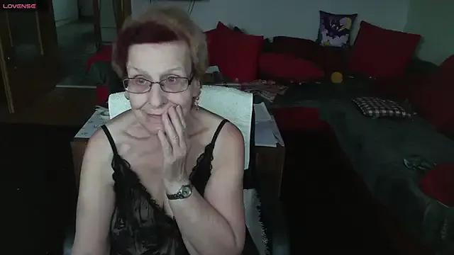 HeisseomaOriginal on StripChat