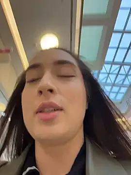 Holly_Play on StripChat