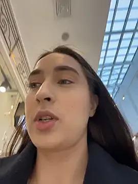 Holly_Play on StripChat