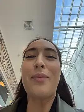 Holly_Play on StripChat