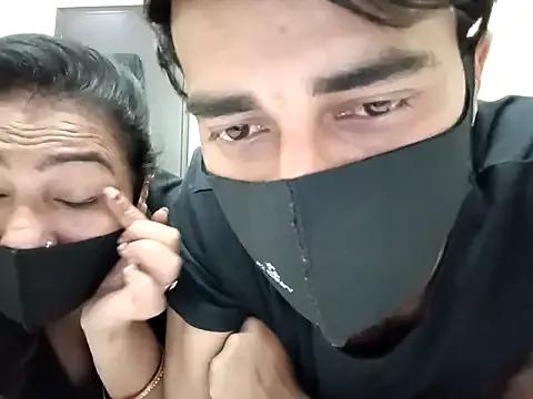 horny_milf_couple on StripChat