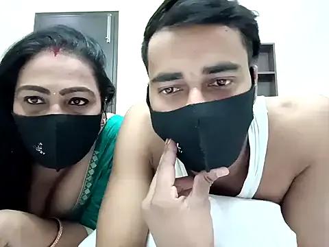 horny_milf_couple on StripChat