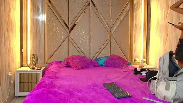 Hotcouple_222 on StripChat