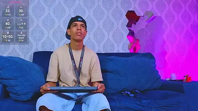 Hotcouple_222 on StripChat