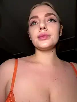 HugeBoobsAlice on StripChat
