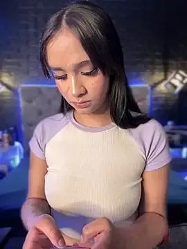 Isabella-Teen on StripChat