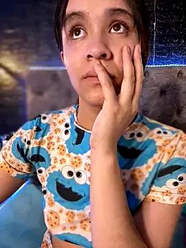 Isabella-Teen on StripChat