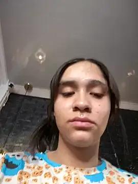 Isabella-Teen on StripChat