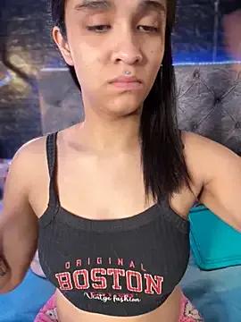 Isabella-Teen on StripChat