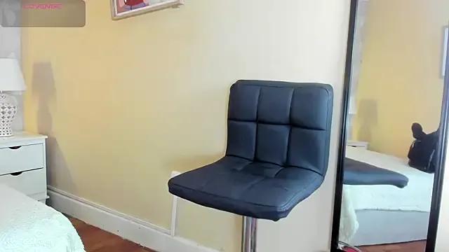 isabella_milf_ on StripChat