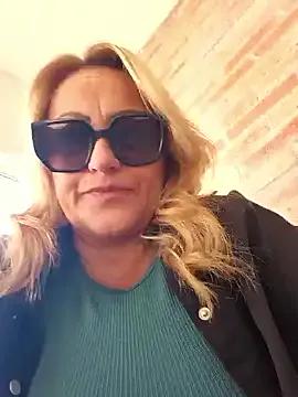 Isabellaa04 on StripChat