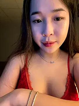 Jenny18hot on StripChat