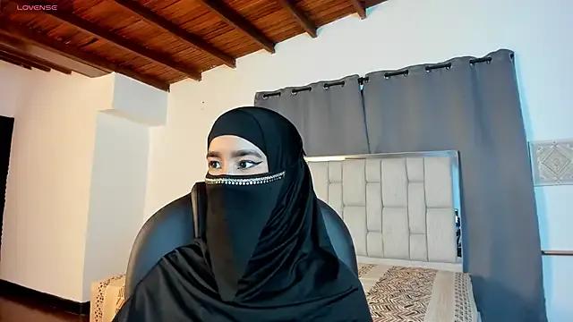 kalila_latif on StripChat