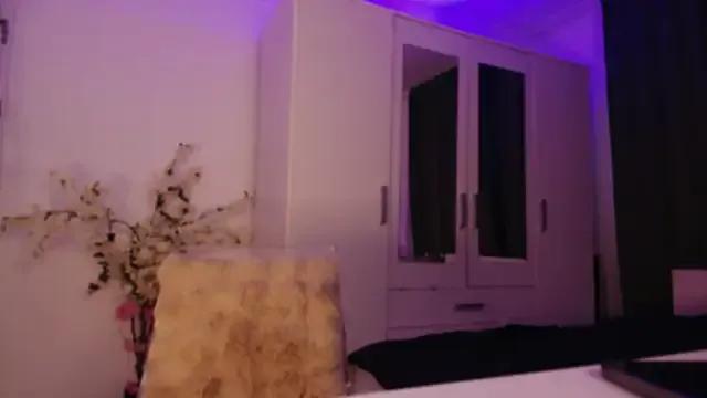 KaylaLaine on StripChat