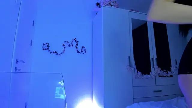 KaylaLaine on StripChat