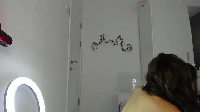 KaylaLaine on StripChat