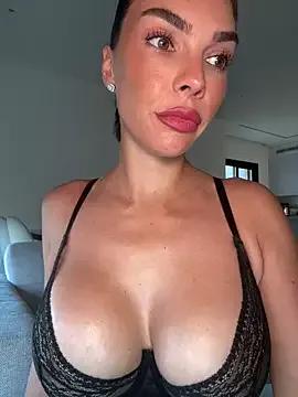 krissiswrld- on StripChat