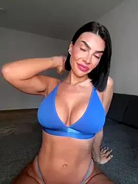 krissiswrld- on StripChat