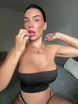 krissiswrld- on StripChat