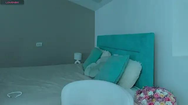 L1ittle_kitty_ on StripChat