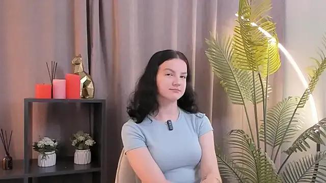 LatinaHuguenin on StripChat