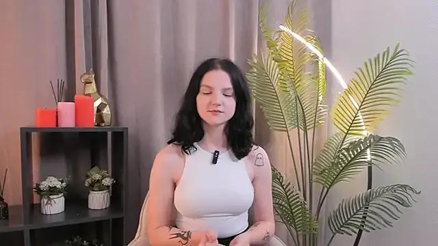 LatinaHuguenin on StripChat