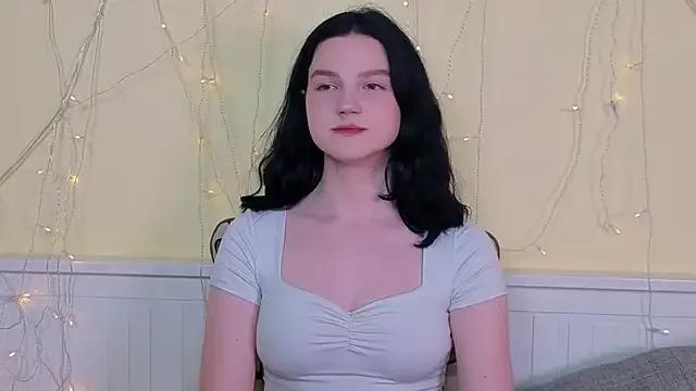 LatinaHuguenin on StripChat