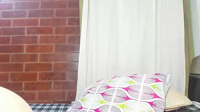 LatinaMature_ on StripChat