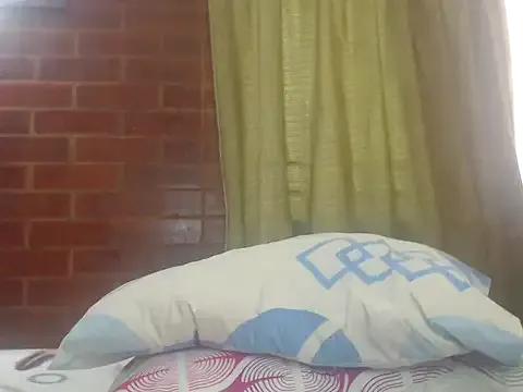 LatinaMature_ on StripChat