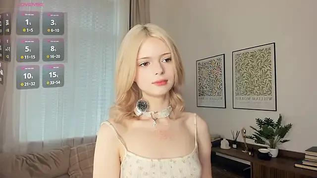 LaureMestler on StripChat