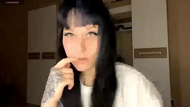 LaurenOveson on StripChat