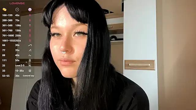 LaurenOveson on StripChat