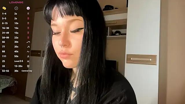 LaurenOveson on StripChat