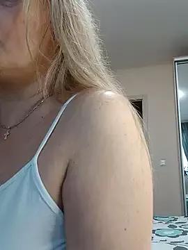 Liana_MilfHot on StripChat