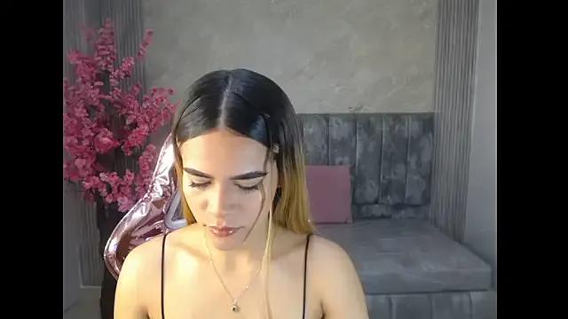 lilith4_s on StripChat