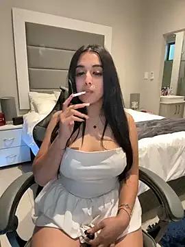 LilMisIndianx on StripChat