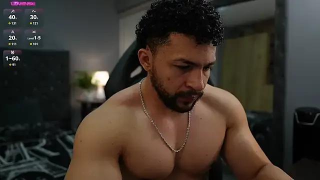 LoganMartinX on StripChat