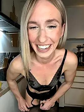 lola_tentatiion on StripChat