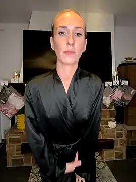 lola_tentatiion on StripChat