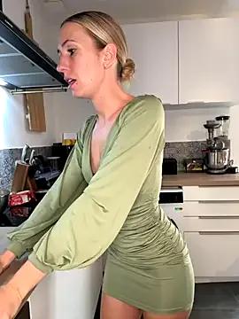 lola_tentatiion on StripChat